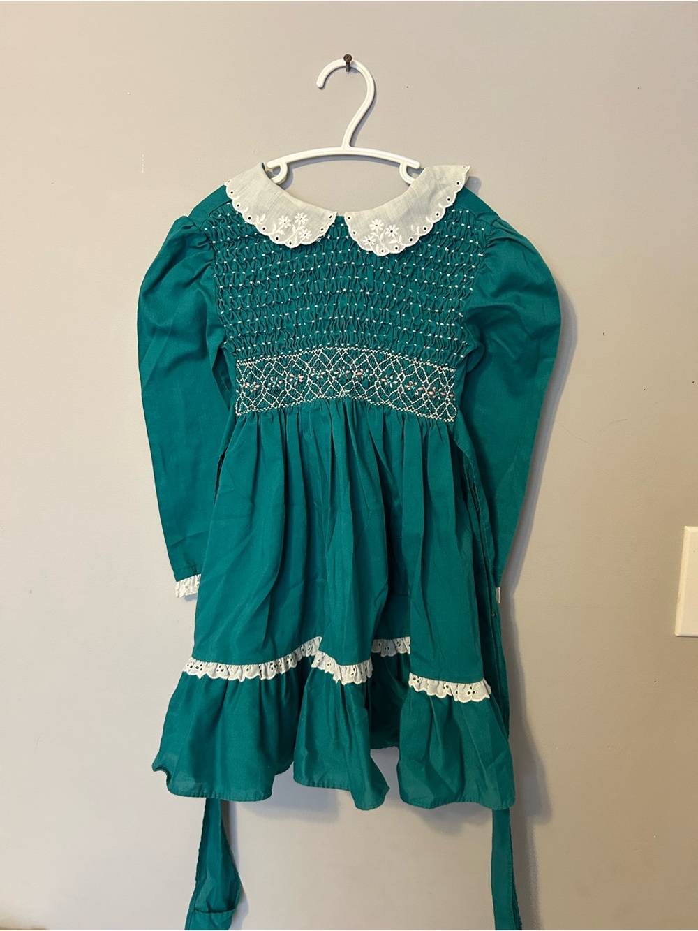 Vintage Teal Smocked Long-Sleeve Dress with White Eyelet Collar
